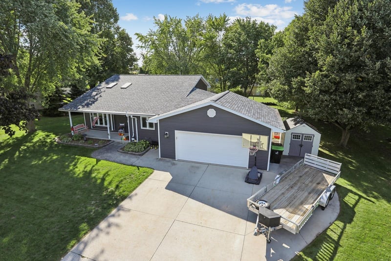 617 Donna St, Chilton, WI 53014