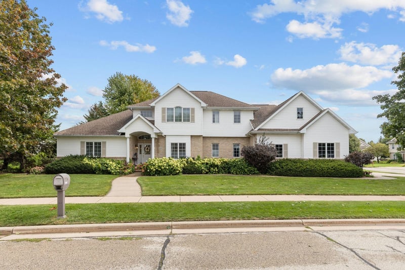 1426 Mahler Blvd, Neenah, WI 54956