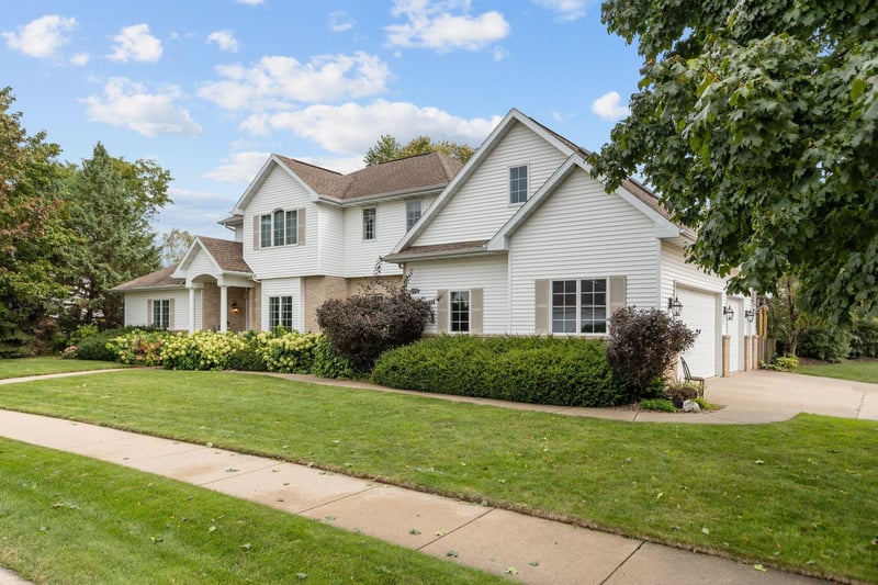 1426 Mahler Blvd, Neenah, WI 54956