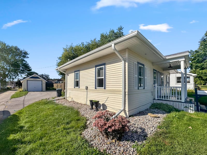109 E 1st St, Kimberly, WI 54136