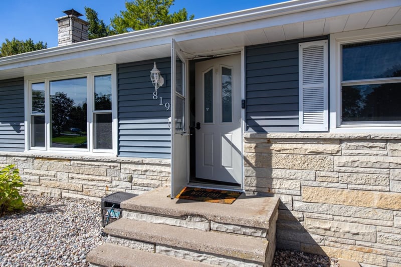 819 Giese St, Hortonville, WI 54944