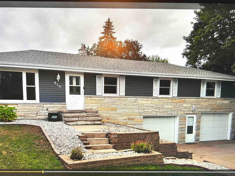819 Giese St, Hortonville, WI 54944