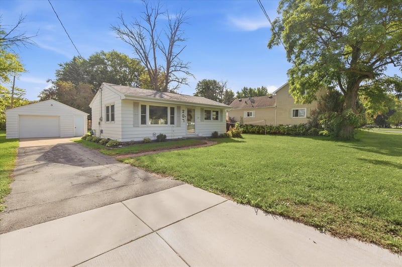207 N 5th St, Winneconne, WI 54986