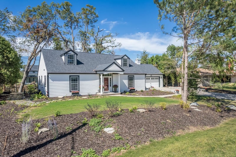 1701 S Hillcrest Dr, Appleton, WI 54914