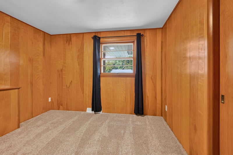 1607 Cormier Rd, Green Bay, WI 54313-7910