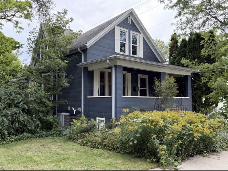 843 Dousman St, Green Bay, WI 54303-2843