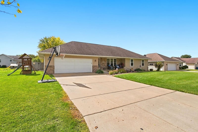 2188 Klondike Rd, Green Bay, WI 54311