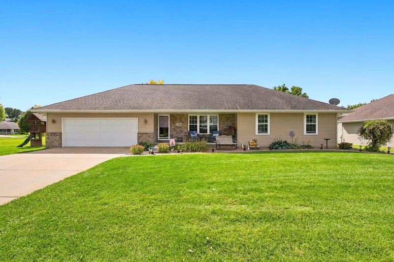 2188 Klondike Rd, Green Bay, WI 54311