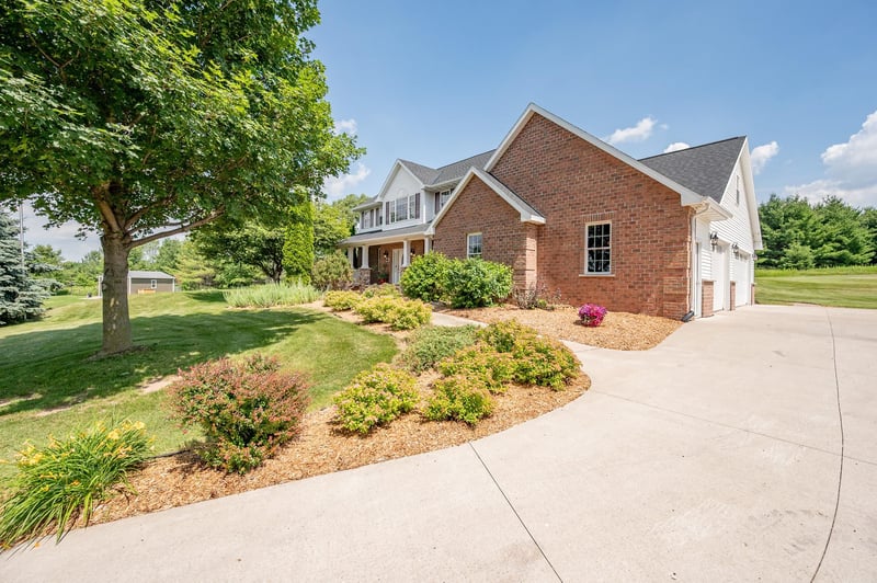 2756 Amethyst Ct, Green Bay, WI 54311