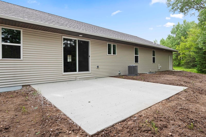 482 High Ridge Trl, Pulaski, WI 54162-3300
