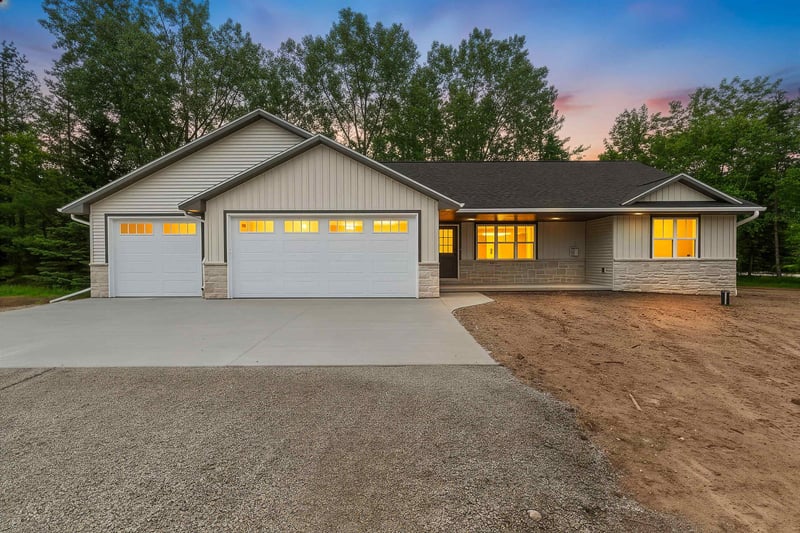 482 High Ridge Trl, Pulaski, WI 54162-3300