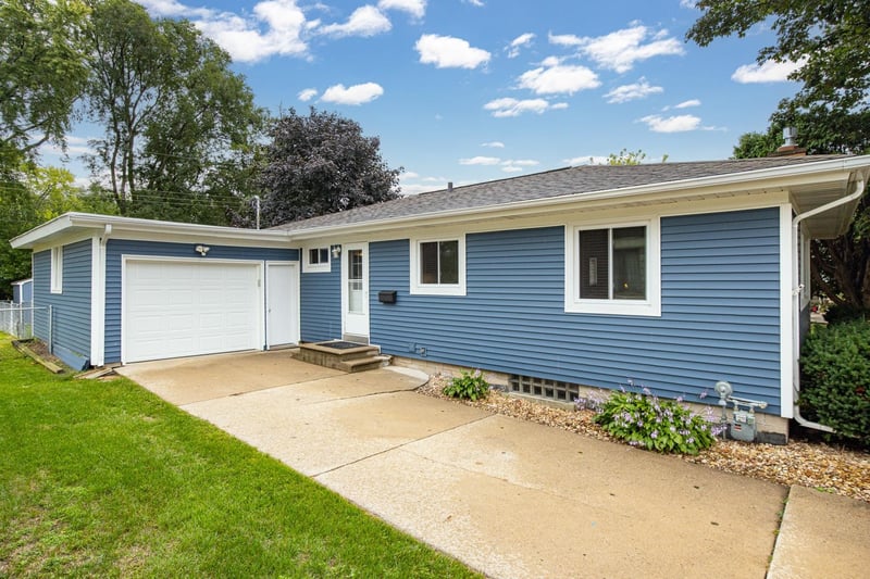 1406 Hazel St, Oshkosh, WI 54901