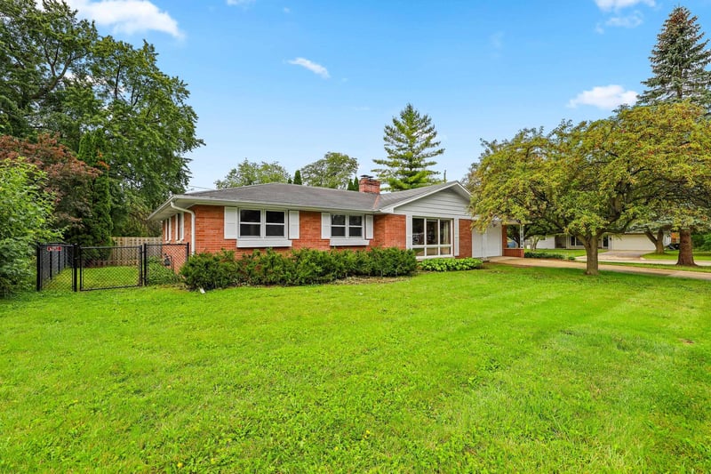 140 Helene Ct, Green Bay, WI 54301