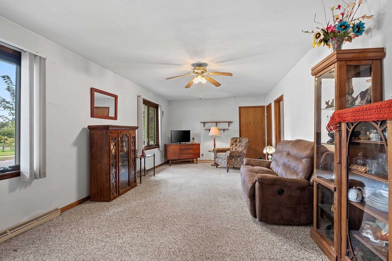 705 E Lieg Ave, Shawano, WI 54166