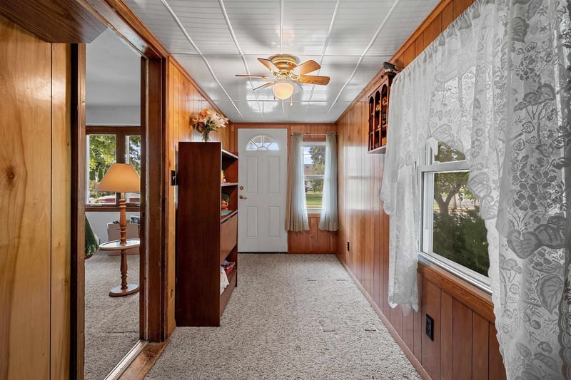 705 E Lieg Ave, Shawano, WI 54166