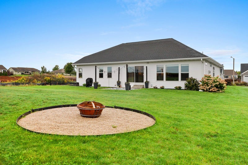 928 Mendota Dr, Green Bay, WI 54311