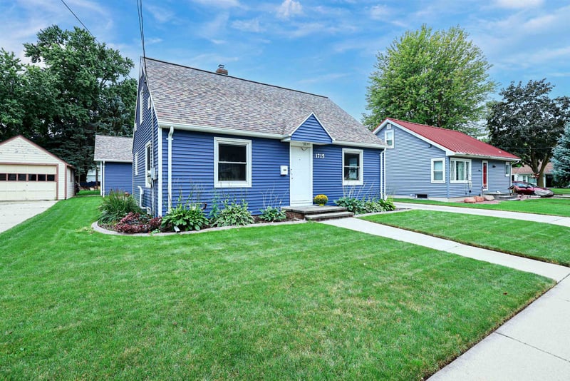 1715 E College Ave, Appleton, WI 54915