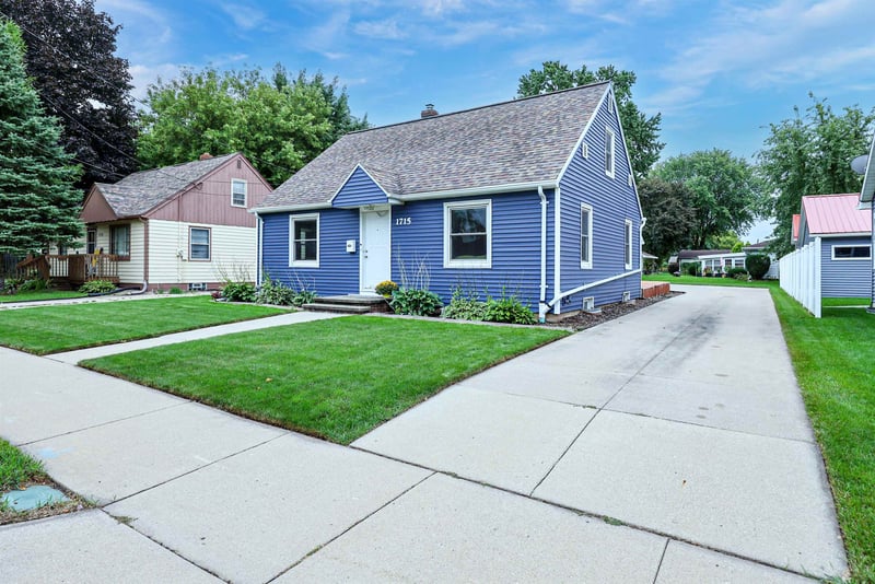 1715 E College Ave, Appleton, WI 54915