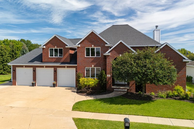 494 Windingbrook Dr, Oshkosh, WI 54904-7884