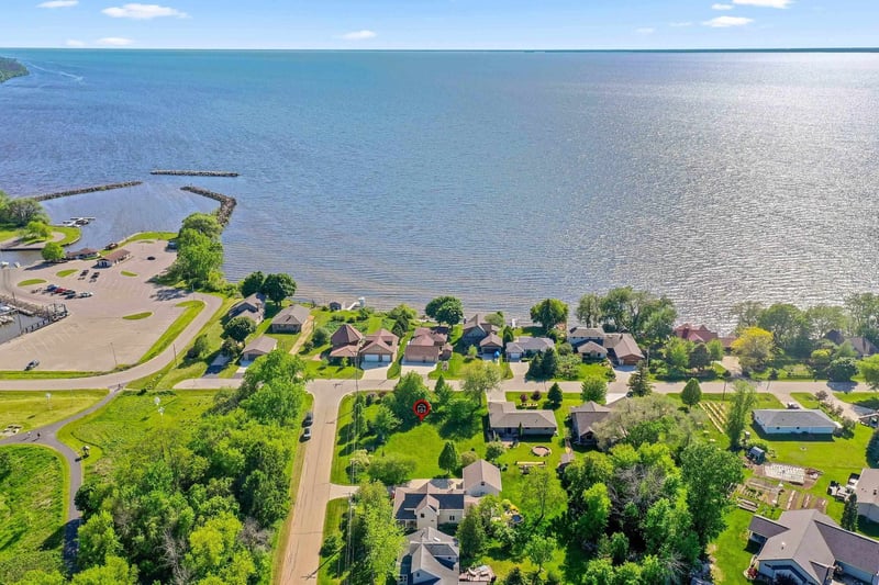 N7568 Lower Cliff Rd, Sherwood, WI 54169