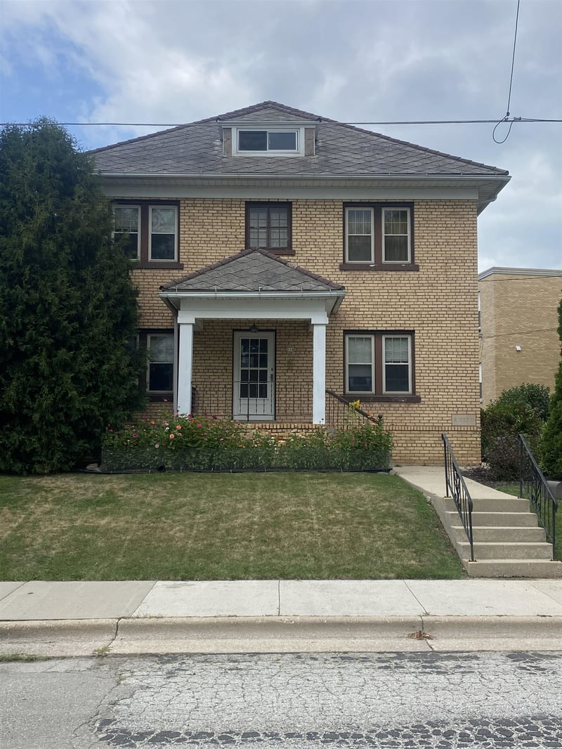 214 Jackson St, Brillion, WI 54110-1234