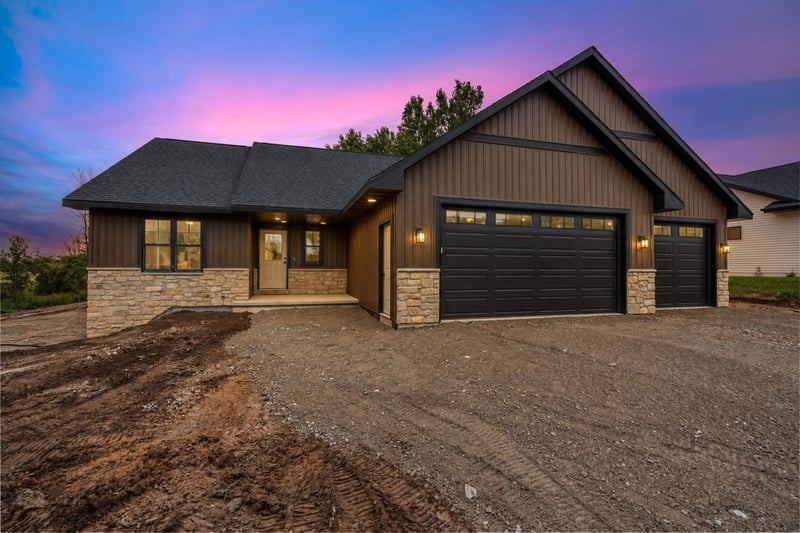 3869 Van Lanen Rd, Green Bay, WI 54311