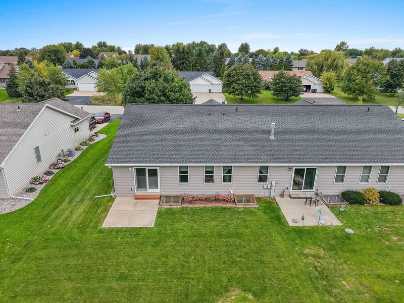 N1226 Redwing Dr, Greenville, WI 54942-8746