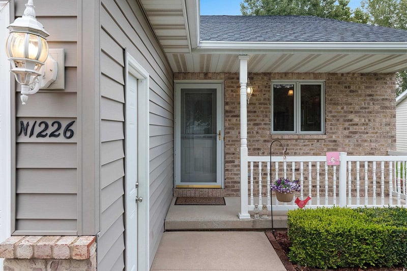 N1226 Redwing Dr, Greenville, WI 54942-8746