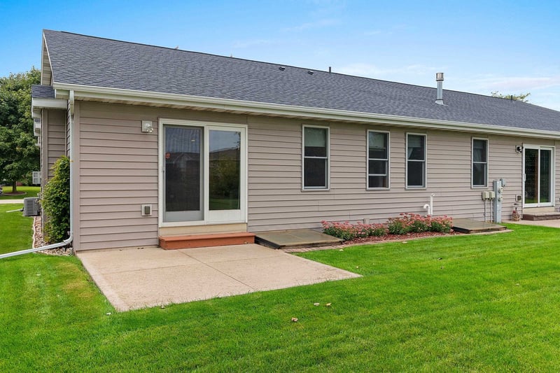 N1226 Redwing Dr, Greenville, WI 54942-8746