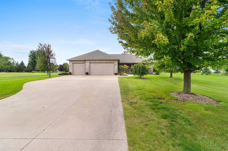 442 Windmill Dr, Kaukauna, WI 54130