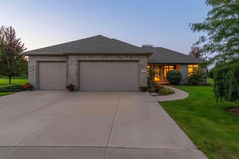 442 Windmill Dr, Kaukauna, WI 54130