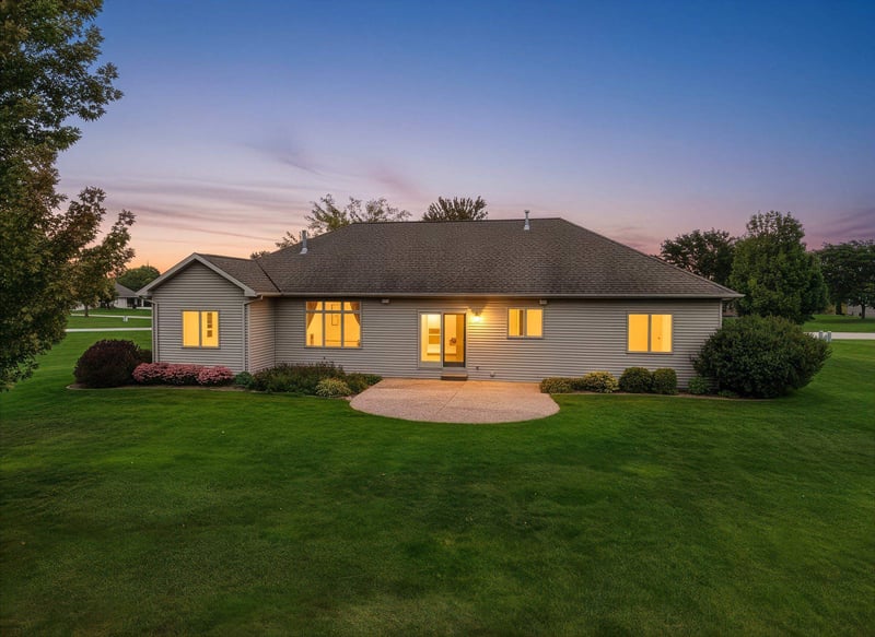 442 Windmill Dr, Kaukauna, WI 54130