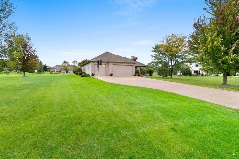 442 Windmill Dr, Kaukauna, WI 54130