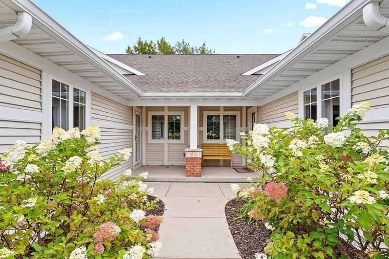 2617 Bay Harbor Cir #2, Green Bay, WI 54304