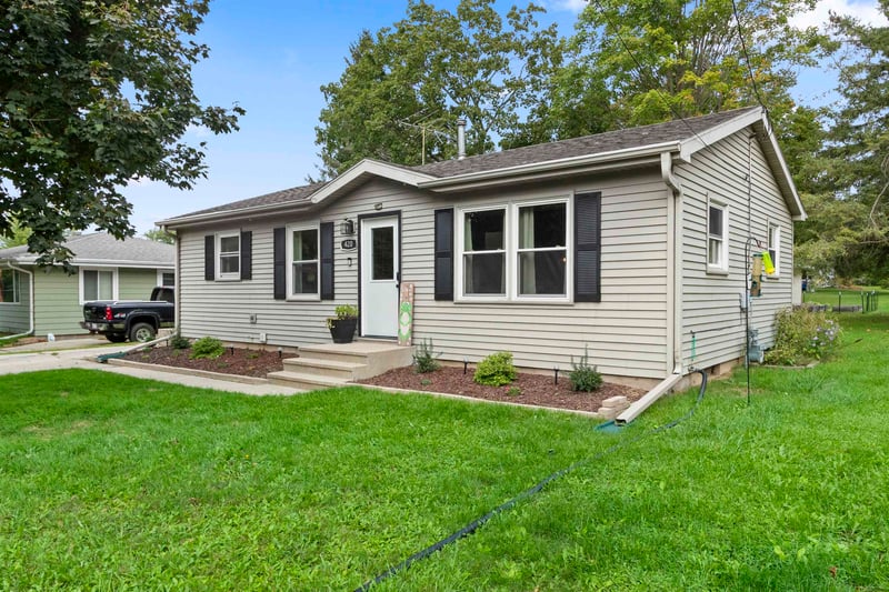 420 S Milwaukee Ave, Oconto Falls, WI 54154