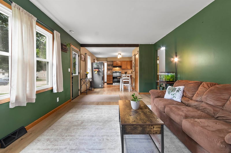 420 S Milwaukee Ave, Oconto Falls, WI 54154