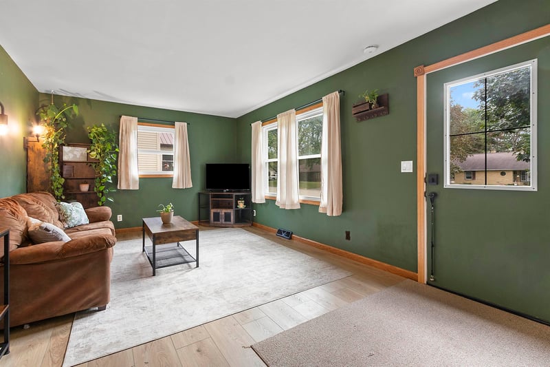 420 S Milwaukee Ave, Oconto Falls, WI 54154
