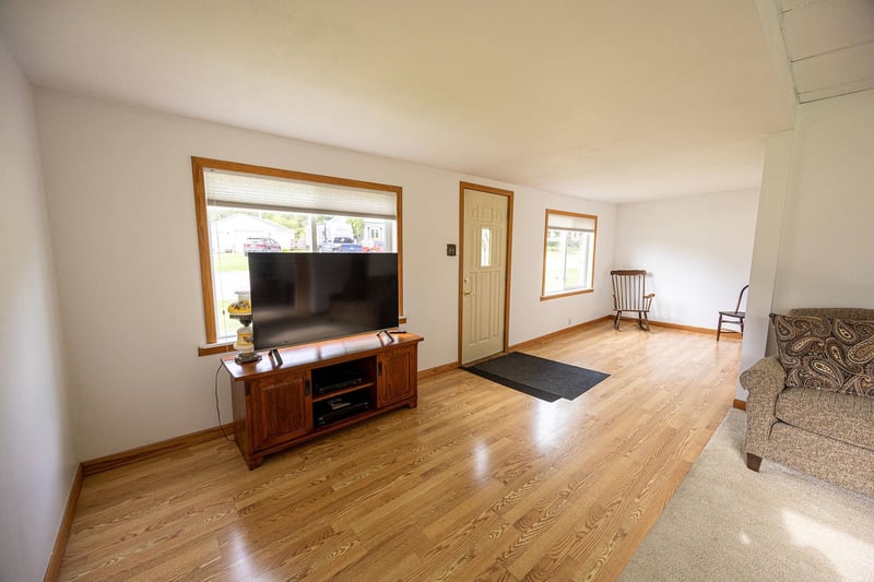 250 N Oakland Ave, Oconto Falls, WI 54154