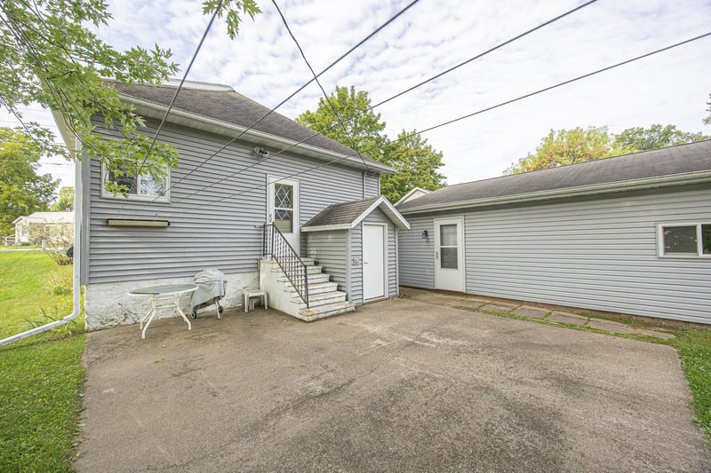 250 N Oakland Ave, Oconto Falls, WI 54154