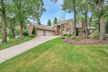1935 E Telemark Cir, Green Bay, WI 54313