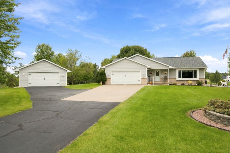 N1203 Crandon Ct, Greenville, WI 54942