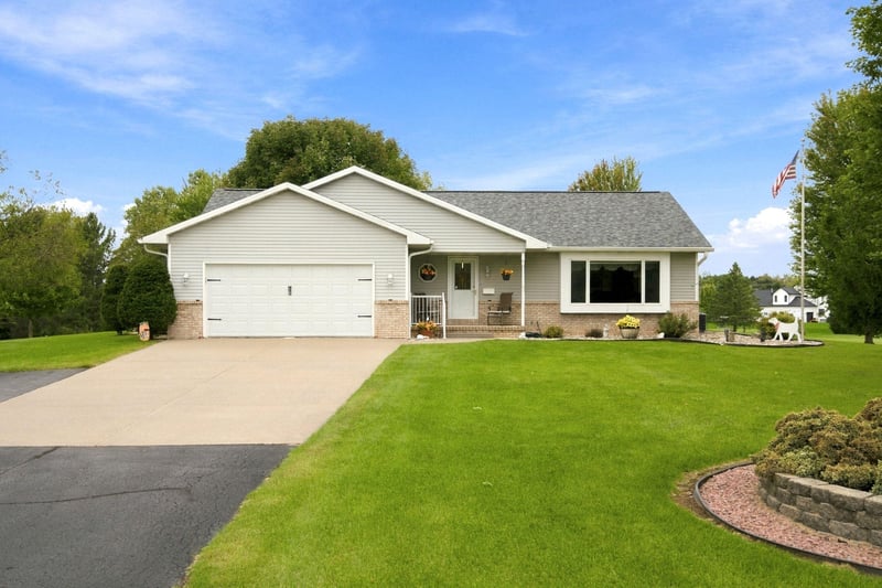 N1203 Crandon Ct, Greenville, WI 54942