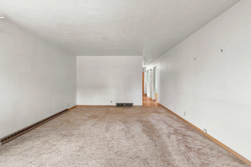 339 Center St, Oconto, WI 54153-1833
