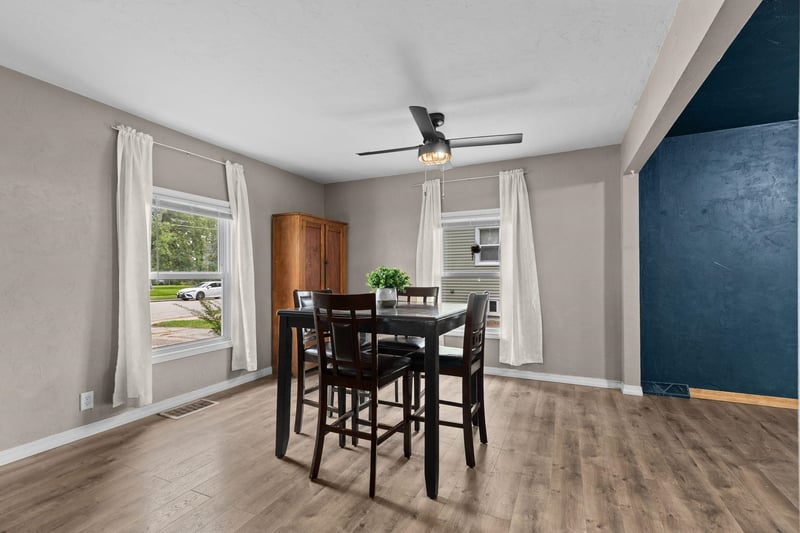 1937 Simpson St, Oshkosh, WI 54902