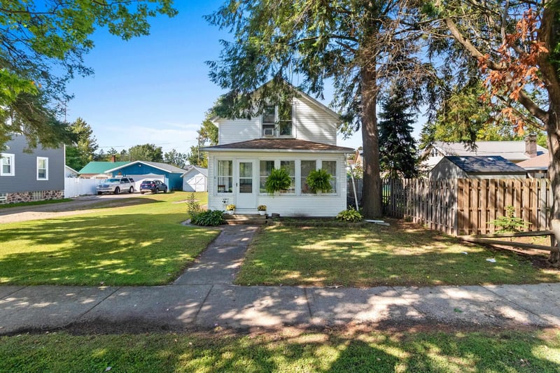 811 S Lafayette St, Shawano, WI 54166