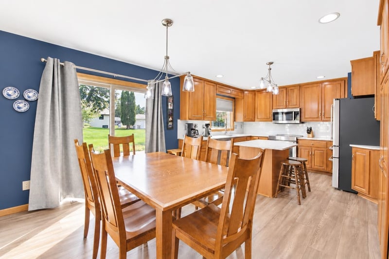1445 W Breckenridge Ct, Appleton, WI 54914