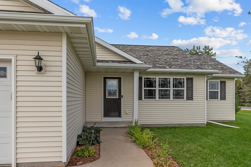 W6098 Sherwood Point Dr, Greenville, WI 54942-8811