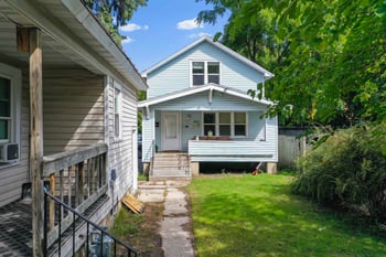 1019 E Walnut St, Green Bay, WI 54301-4405
