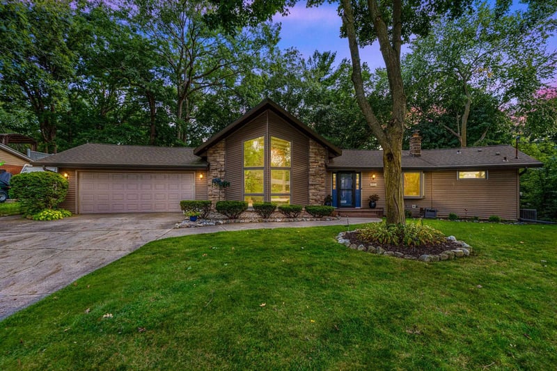 3046 Bay View Dr, Green Bay, WI 54311