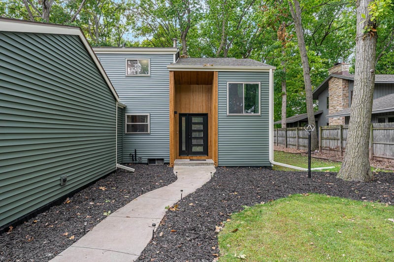 1730 N Briarcliff Dr, Appleton, WI 54915